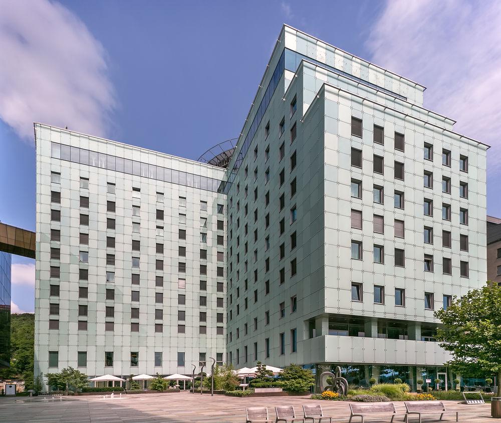 河滨公园大酒店-奢华精选 布拉迪斯拉发 外观 照片 The University Hospital of Freiburg