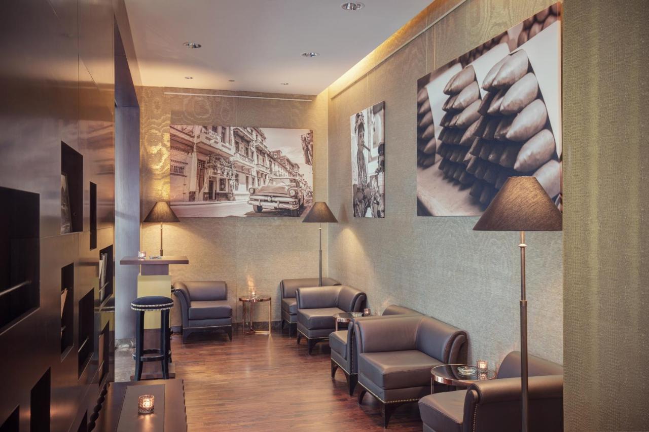 河滨公园大酒店-奢华精选 布拉迪斯拉发 外观 照片 The interior of the lounge