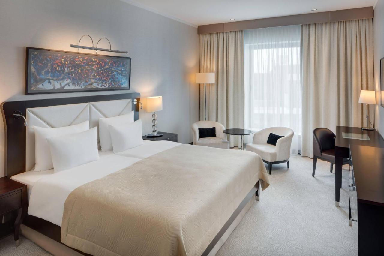 河滨公园大酒店-奢华精选 布拉迪斯拉发 外观 照片 A room at the hotel
