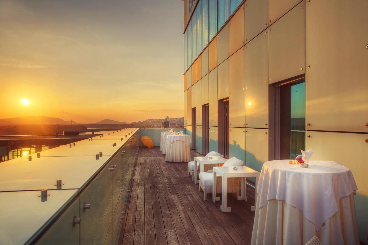 河滨公园大酒店-奢华精选 布拉迪斯拉发 外观 照片 Skyline Terrace