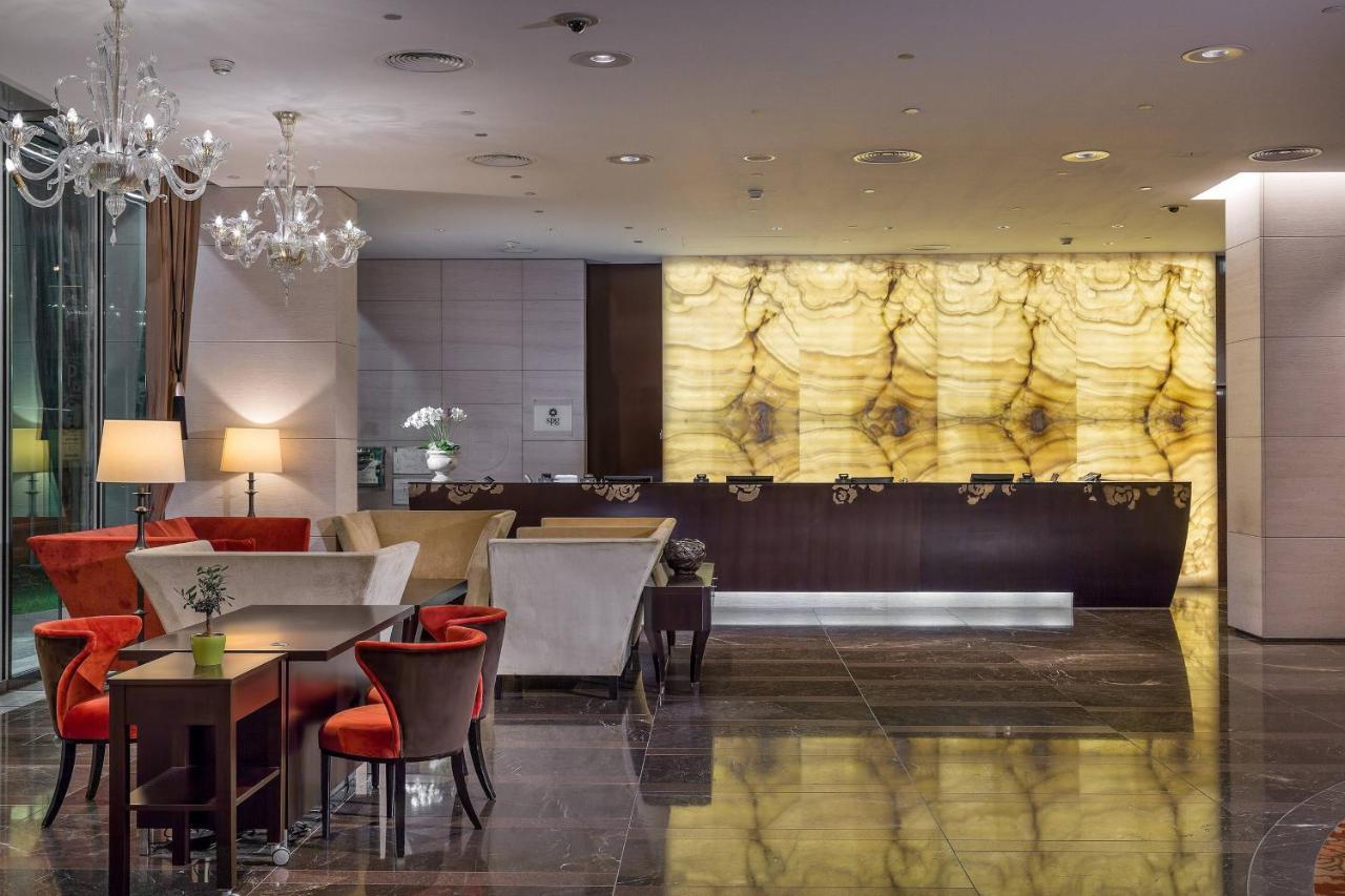 河滨公园大酒店-奢华精选 布拉迪斯拉发 外观 照片 Lobby