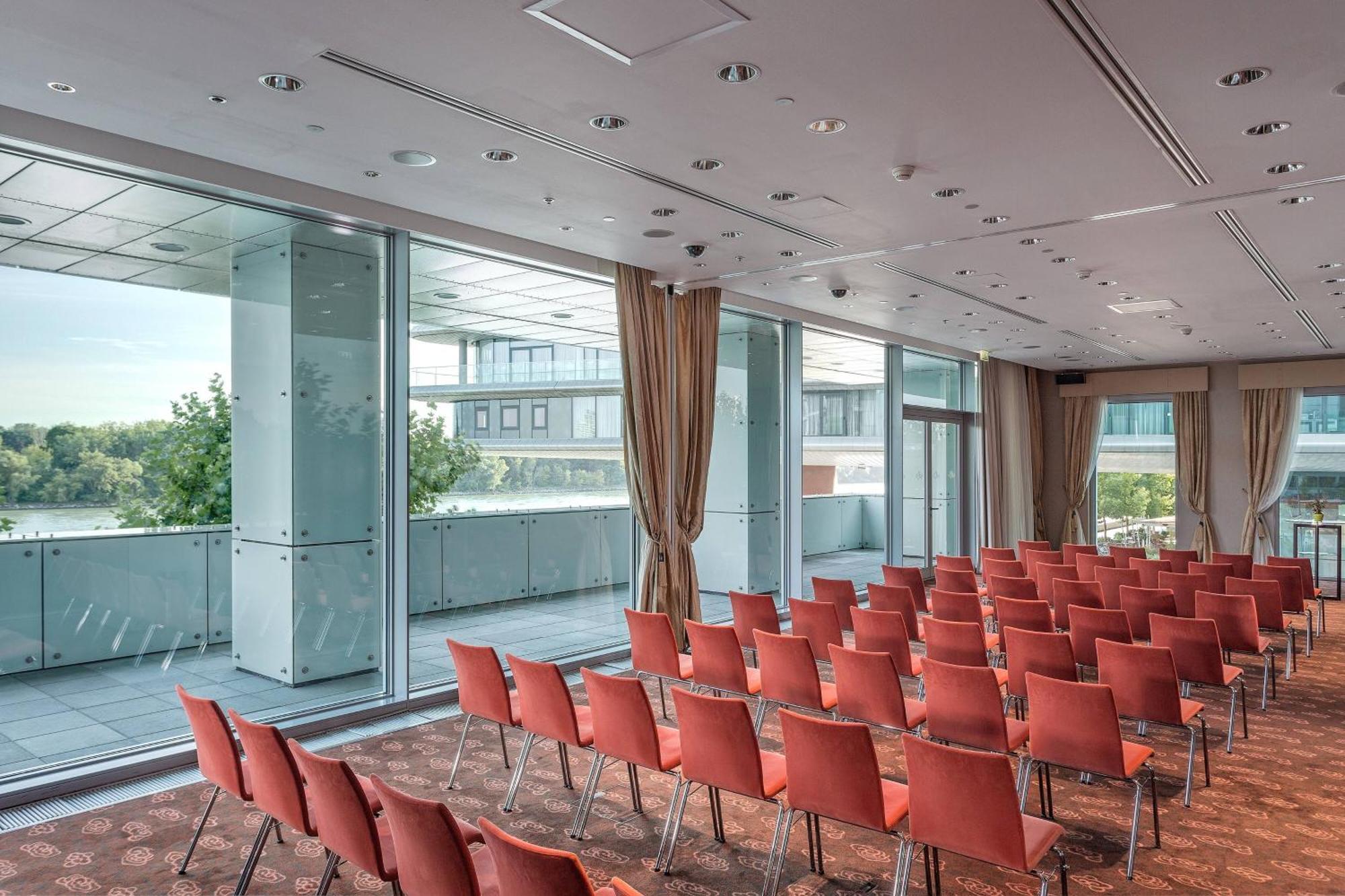 河滨公园大酒店-奢华精选 布拉迪斯拉发 外观 照片 Meeting room