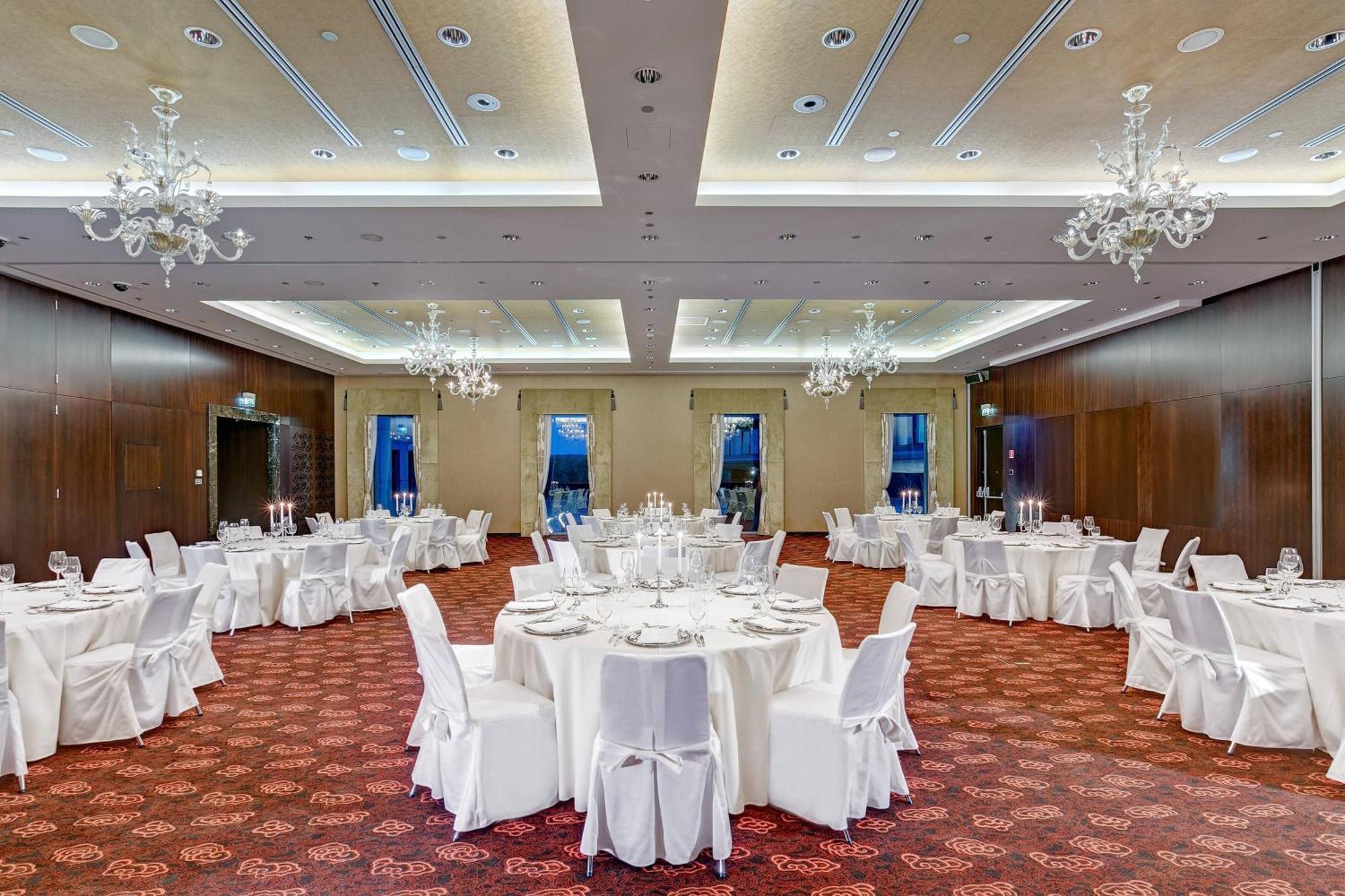 河滨公园大酒店-奢华精选 布拉迪斯拉发 外观 照片 The ballroom